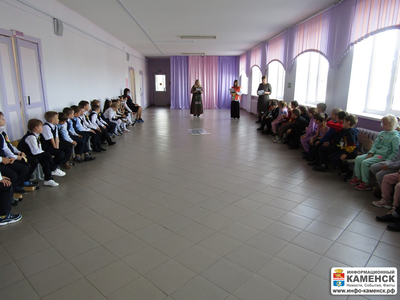 В Каменских школах состоялось торжественное мероприятие «Посвящение в пешеходы» для первоклассников